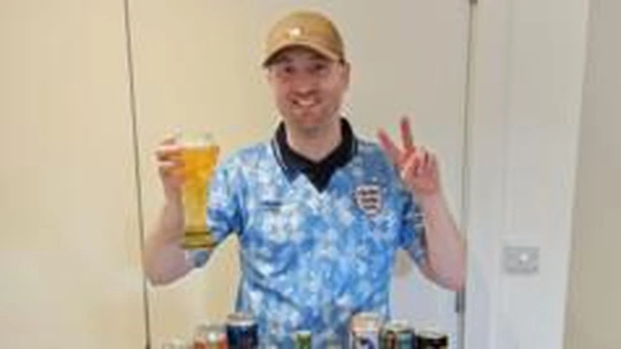 英格兰球迷格斯·哈利集齐48国啤酒：世界杯收藏品市场动态前景分析